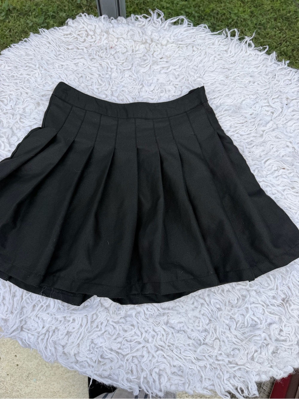 Black Pleated Mini Skirt - Sleek Everyday Style